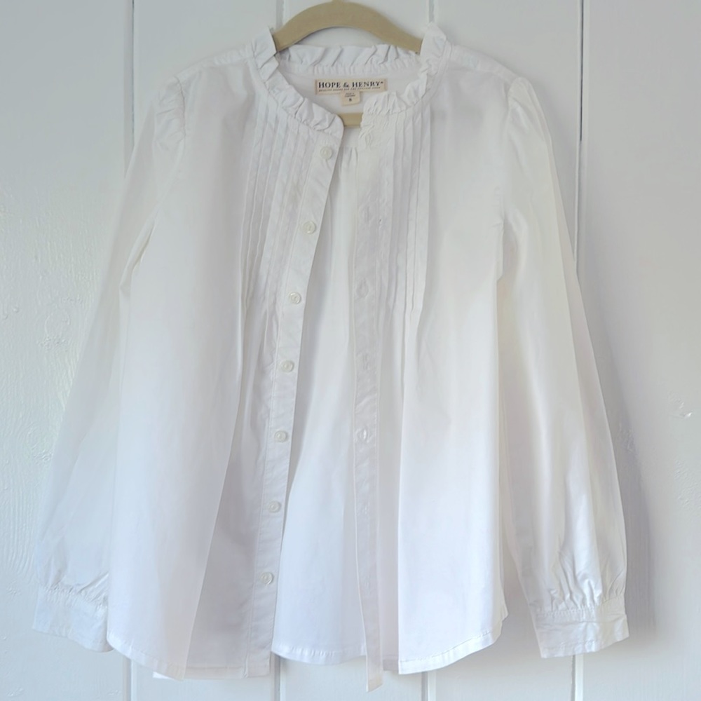 Beautiful Hope & Henry Ruffled Collared Dress Shirt 👸🏽